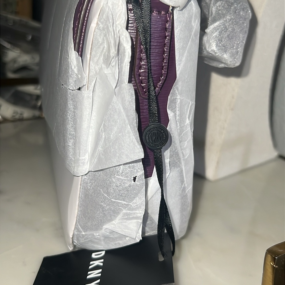 DKNY Bryant MD Flap Crossbody Bag Purple Wine Cow Leather NWT 2018 - Picture 5 of 6